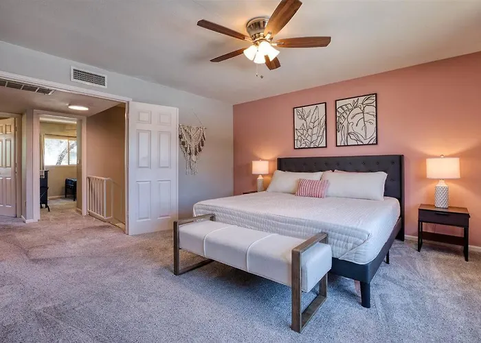 The Scott Casa - Walkable To Old Town Scottsdale, Vibrant Space, Inviting Patio! Apartment *