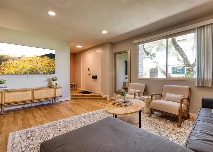The Scott Casa - Walkable To Old Town Scottsdale, Vibrant Space, Inviting Patio! Apartment *