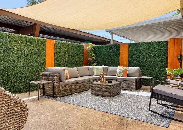 The Scott Casa - Walkable To Old Town Scottsdale, Vibrant Space, Inviting Patio! Apartment
