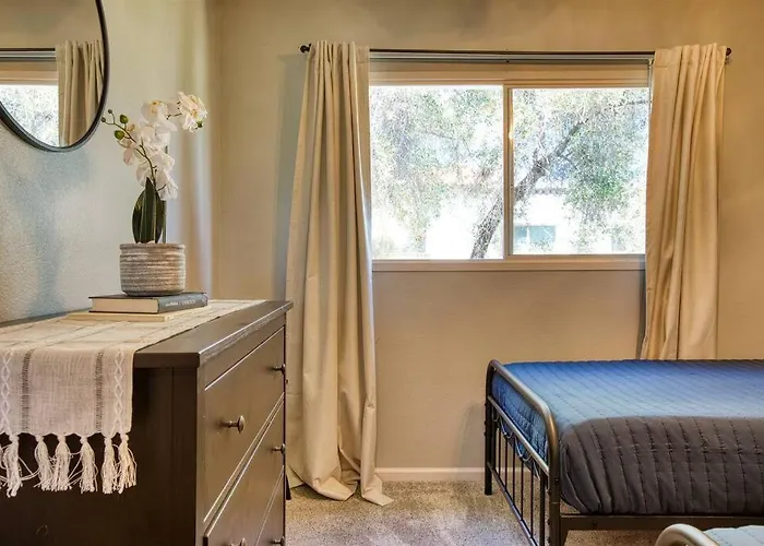 Apartment The Scott Casa - Walkable To Old Town Scottsdale, Vibrant Space, Inviting Patio! *