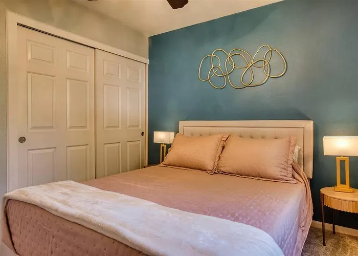 The Scott Casa - Walkable To Old Town Scottsdale, Vibrant Space, Inviting Patio! Apartment