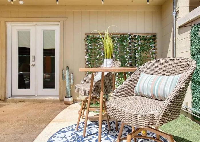 The Scott Casa - Walkable To Old Town Scottsdale, Vibrant Space, Inviting Patio! *