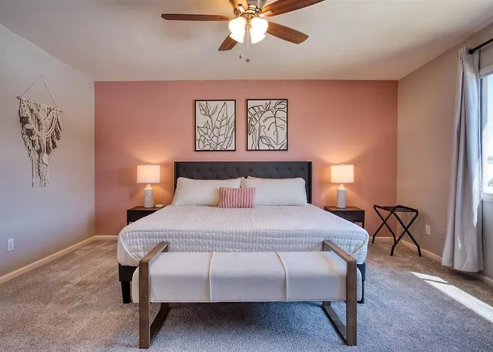 The Scott Casa - Walkable To Old Town Scottsdale, Vibrant Space, Inviting Patio! Scottsdale