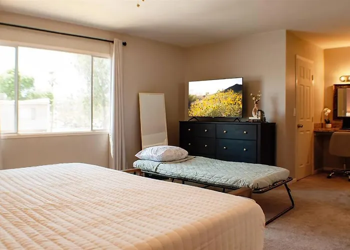 The Scott Casa - Walkable To Old Town Scottsdale, Vibrant Space, Inviting Patio! * Scottsdale