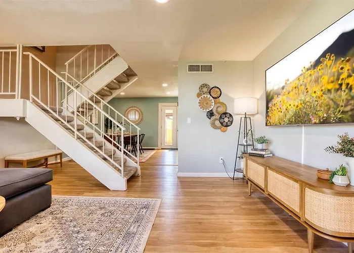The Scott Casa - Walkable To Old Town Scottsdale, Vibrant Space, Inviting Patio! *